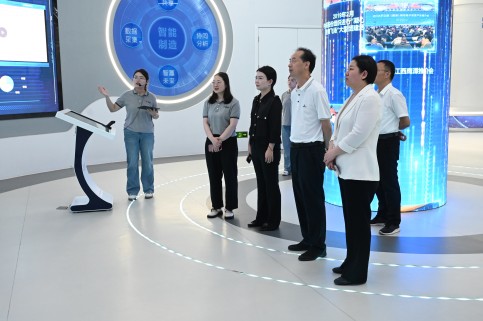 宜兴市人大常委会领导一行参访五彩堂股份
