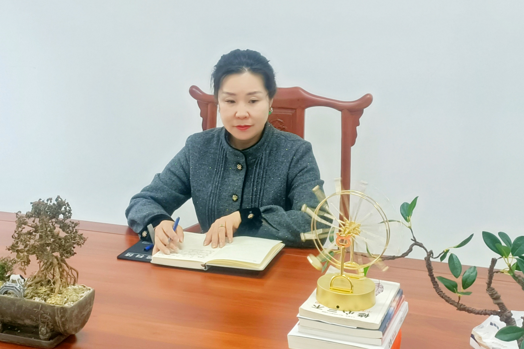 真正的热爱，铸就销售女王——访五彩堂电缆营销经理杨华